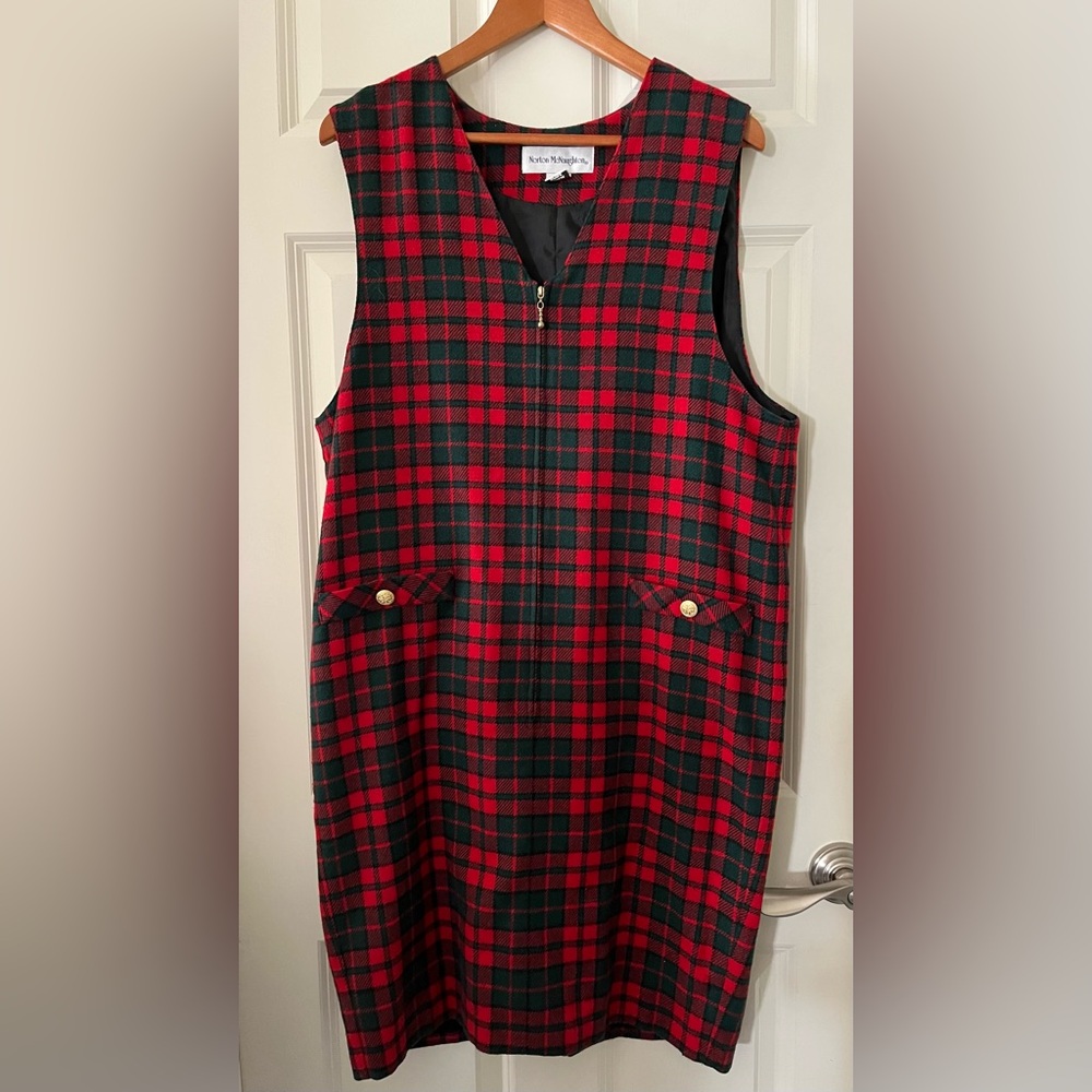 vintage Norton McNaughton red green plaid jumper dress gold buttons 10
